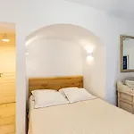 Mykonos Psarou Place With Private Jacuzzi