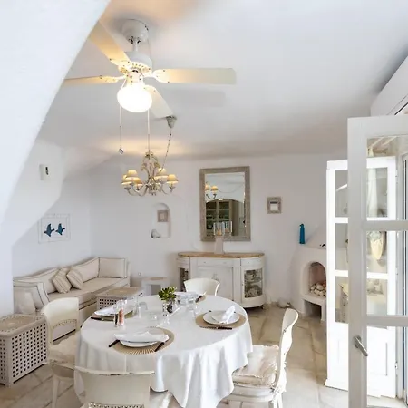 Mykonos Psarou Place With Private Jacuzzi Villa