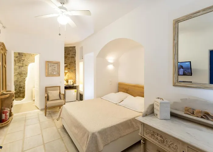 Mykonos Psarou Place *